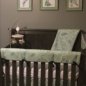 Crib bedding